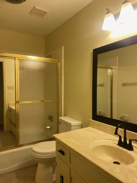 Building Photo - 14106 Ridgewood Dr