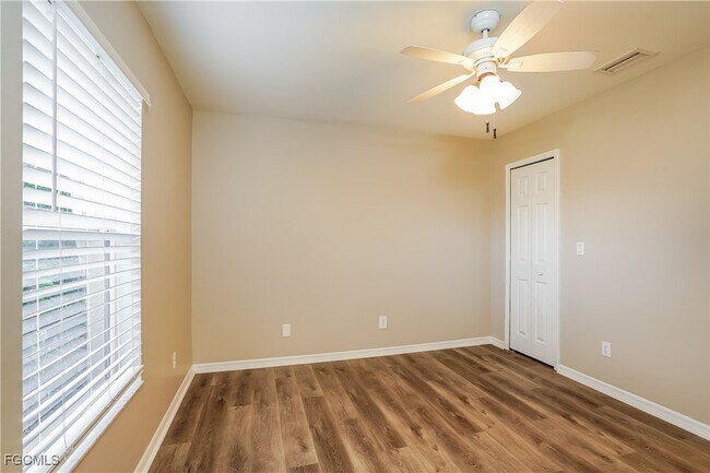 Building Photo - 1535 SE 42nd Terrace