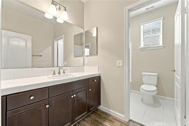 Building Photo - 212 Summit Vista