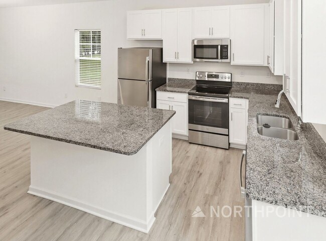 Building Photo - 3-Bedroom, 2.5 Bath Home for Rent in Winston-Salem, NC | Attached 1-Car Garage & Modern Kitchen