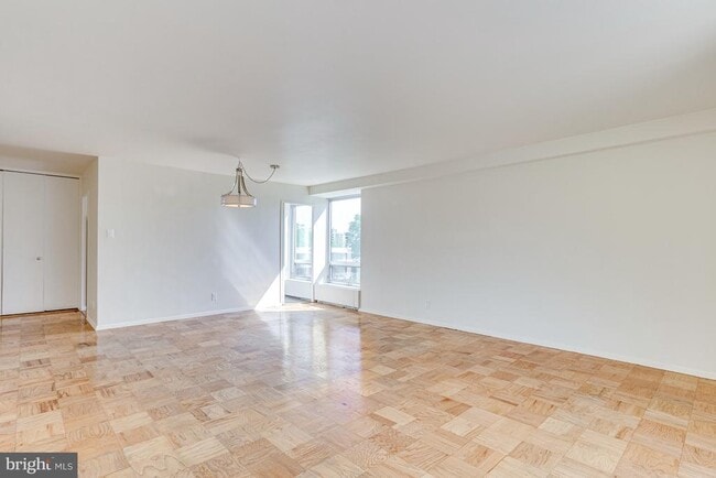 Building Photo - 1425 4th St SW