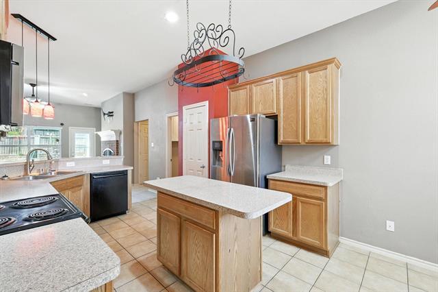 Building Photo - 6012 Parkplace Dr