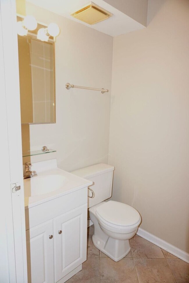 Building Photo - 913 Casey Ct