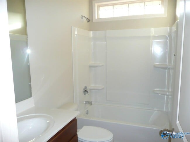 Building Photo - 137 Pembridge Ln
