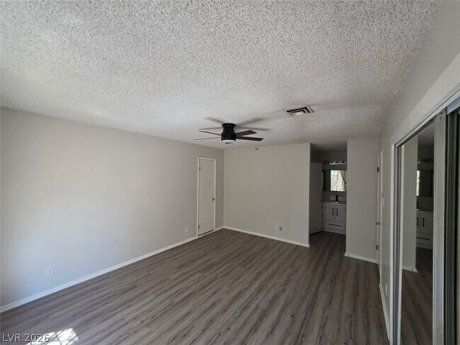 Building Photo - 2725 Colanthe Ave
