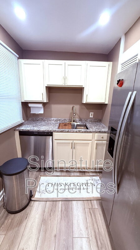 Building Photo - 401 Craven St