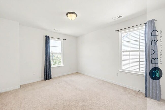 Building Photo - 16921 Thornapple Run