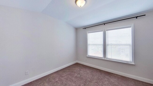 Building Photo - Well Kept Columbia County Rental