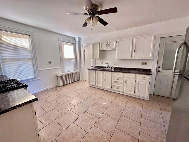 Building Photo - 1082 Townsend Ave