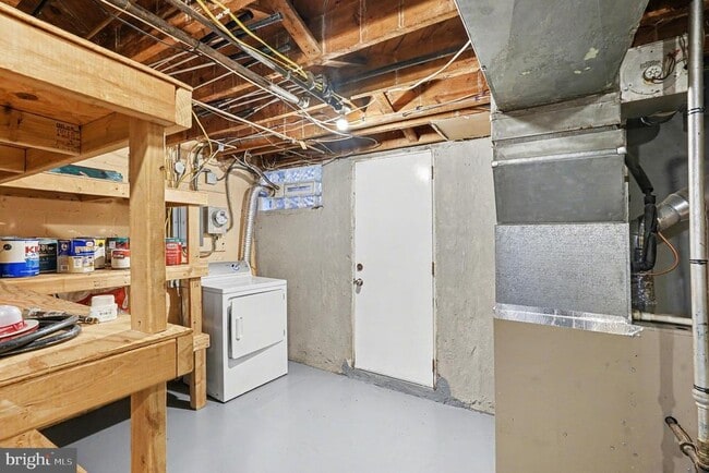 Building Photo - 6835 Eastbrook Ave