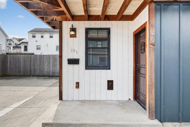 Building Photo - 52 Ackerman St