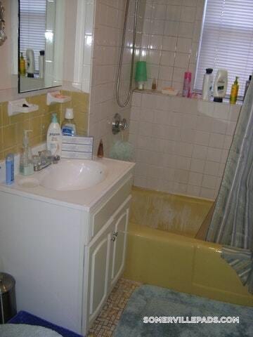 Building Photo - 402 Highland Ave