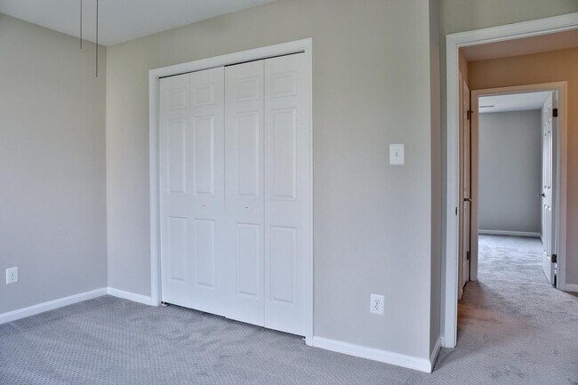 Building Photo - 5423 Rilian Ct