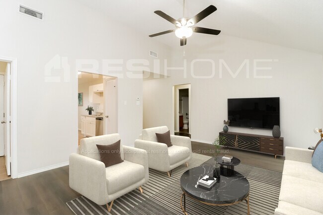 Building Photo - 108 Apache Trail