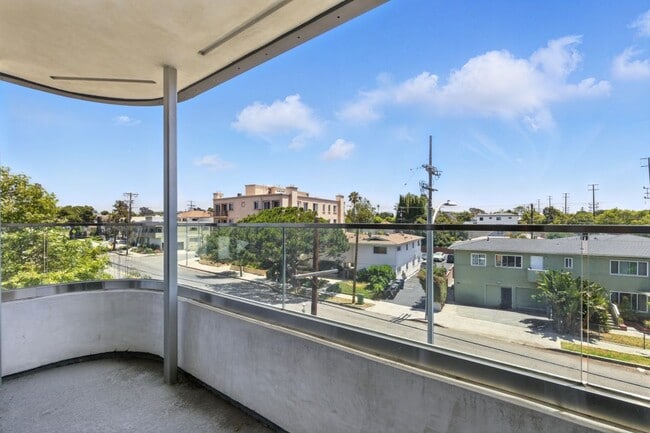 Building Photo - 10951 National Blvd