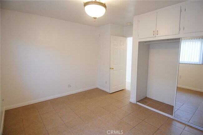 Building Photo - 166 Avenida Miramar