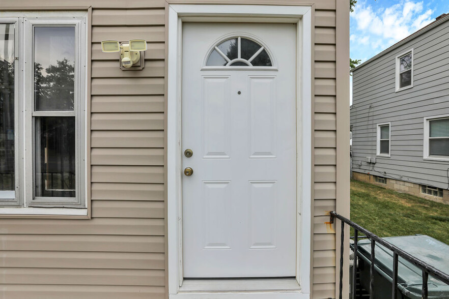 Building Photo - 3086 Sullivant Ave