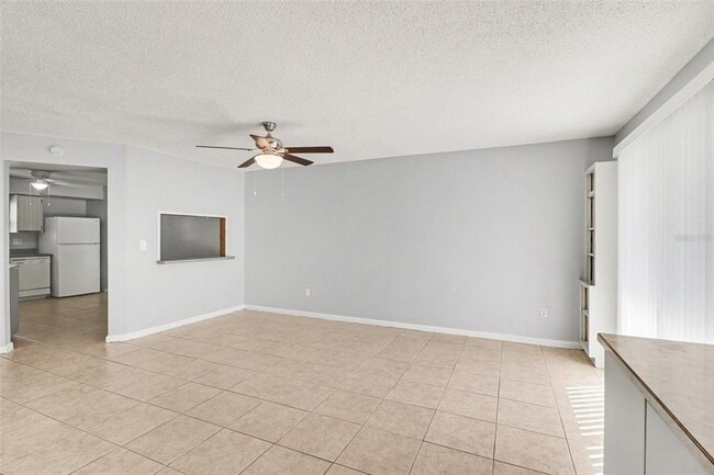 Building Photo - 10157 Bluff Ct