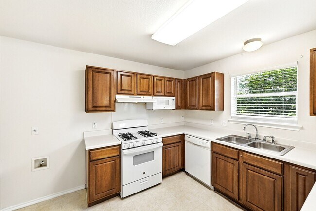 Building Photo - 220 Peppergrass Cove