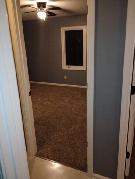 Upstairs bedroom - 3308 Kirby Ave