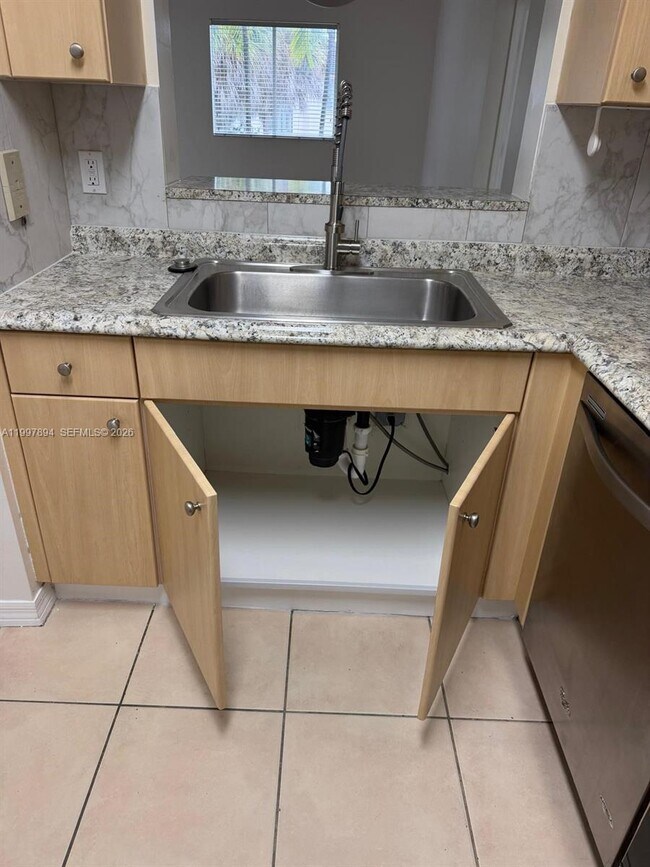 Building Photo - 6676 SW 115th Ct