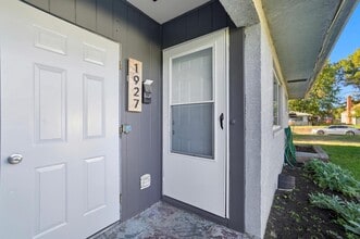 Building Photo - 1927 Vaughn St