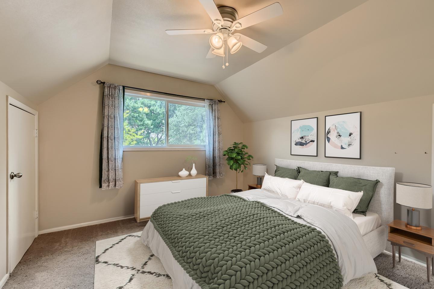 Building Photo - Gorgeous San Antonio home with large backy...
