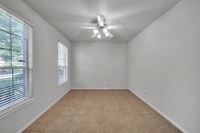 Building Photo - 17426 Memorial Blossom Dr