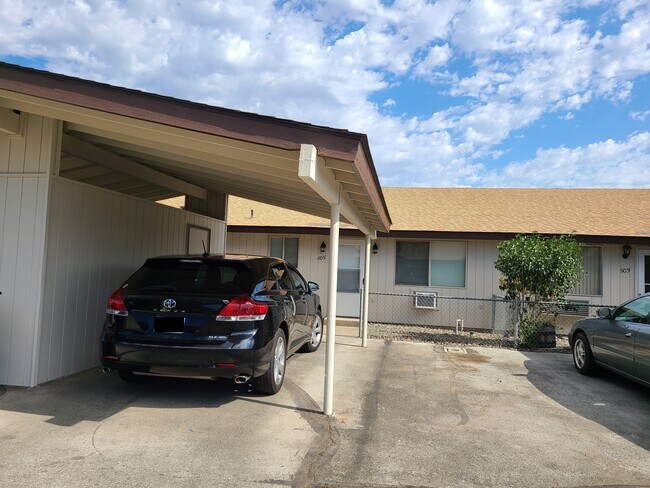 Parking - 505 Richards Rd