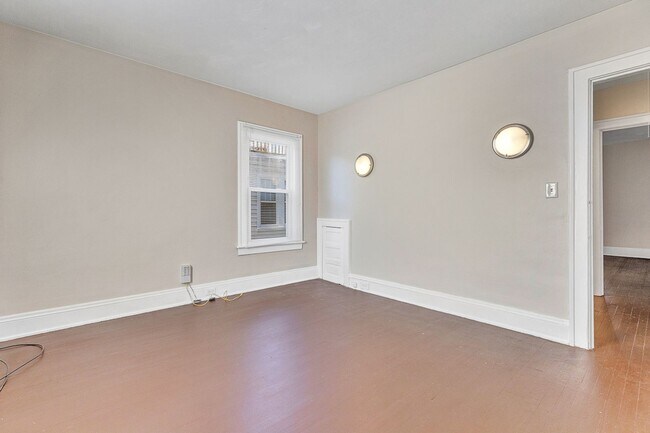 Building Photo - 3250 Berkshire Rd