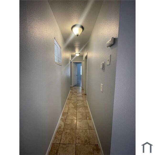 Building Photo - 2139-2145 S Lee Avenue