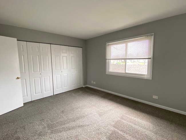 Building Photo - 623 Robin Ct