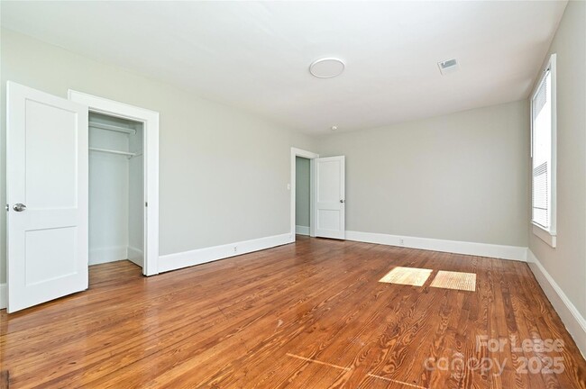 Building Photo - 134 Saluda St
