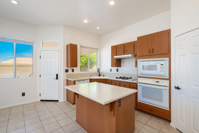 Building Photo - 45160 Debbie Dr