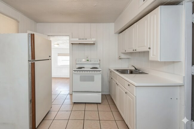Building Photo - Affordable 2-Bedroom House for Rent – St. ...