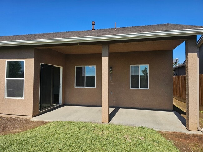 Building Photo - Single Family Home!!