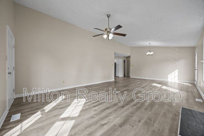 Building Photo - 1421 Matilda Ct