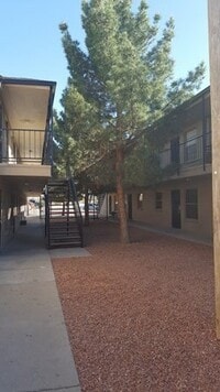 Building Photo - 8017 San Jose Rd