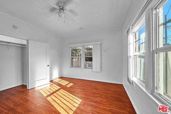 Building Photo - 1414 Bronson Ave