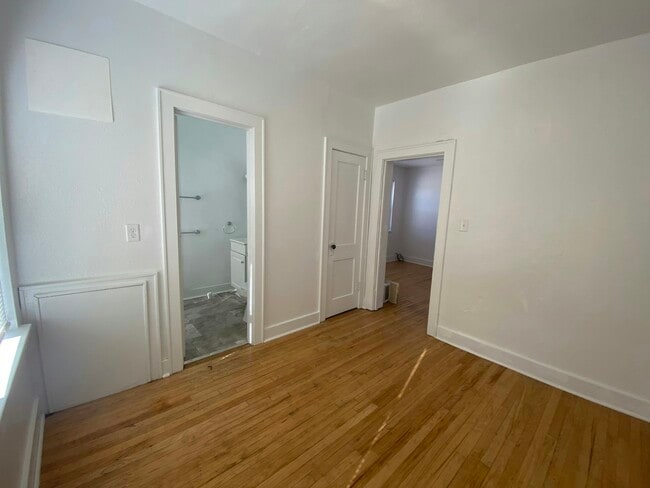 Building Photo - 609 St Joseph St