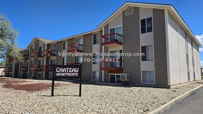 Building Photo - N 21st St 1300 - Chateau