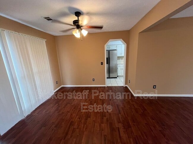 Building Photo - 165 Sweetwater Dr