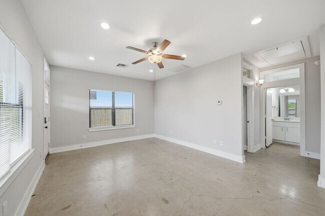 Building Photo - 603 Edgewood St