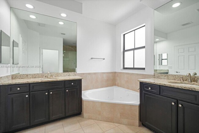 Building Photo - 10016 NW 89th Terrace