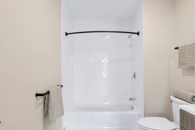 Building Photo - 377 Cummins Hwy