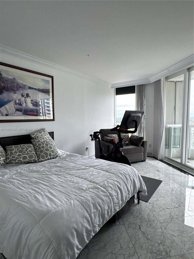 Building Photo - 21055 Yacht Club Dr