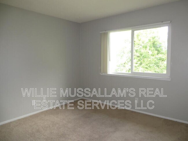 Building Photo - 2505 Prescott Rd