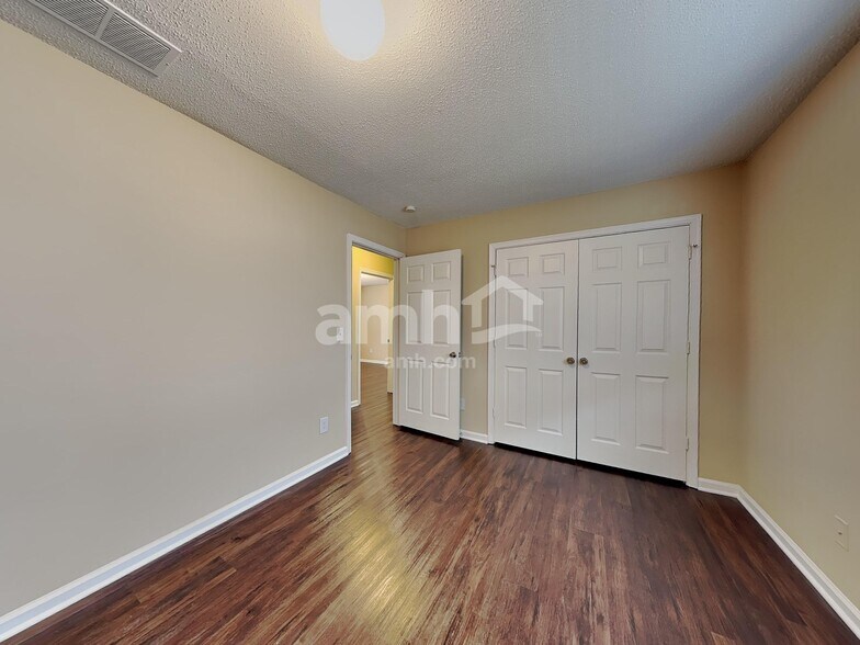 Building Photo - 4404 Garden Club St