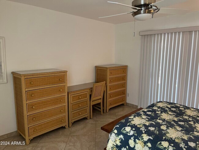Building Photo - 26014 S Howard Dr