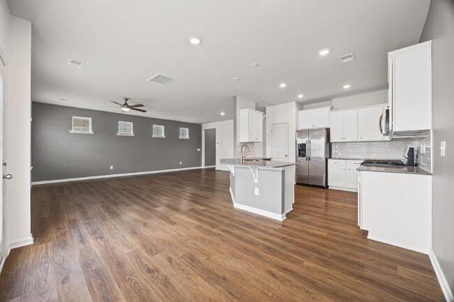 Building Photo - "Spacious 4-Bedroom Home Located In Desirable Walnut Creek Development"